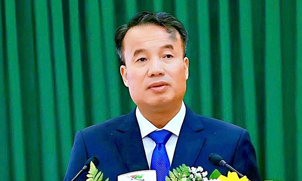 Ông Nguyễn Thế Mạnh phát biểu khi được bầu giữ chức Chủ tịch UBND tỉnh Thái Nguyên, chiều 19/9. Ảnh: Cổng TTĐT Thái Nguyên