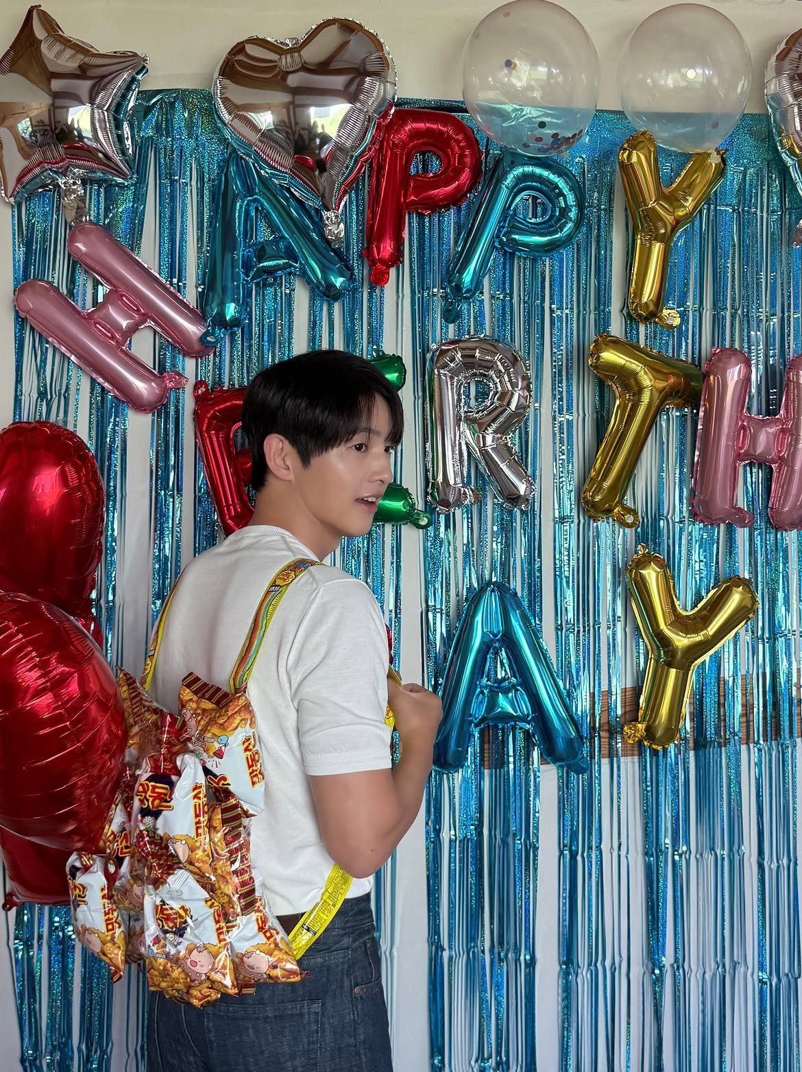 21-1789953623-song-joong-ki-don-tuoi-41-giua-tin-don-ly-hon-mot-chi-tiet-trong-loat-anh-sinh-nhat-gay-chu-y