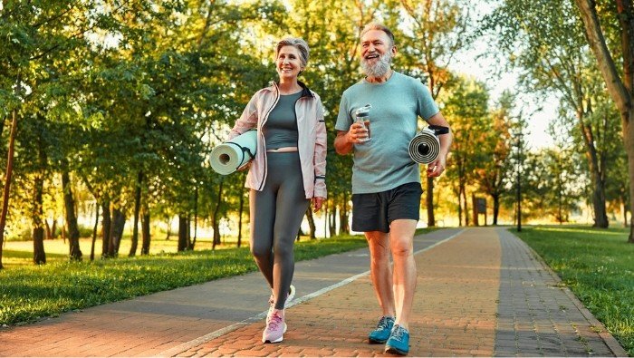 Duy trì động lực tập luyện mỗi buổi sáng bằng cách tìm một người bạn đồng hành