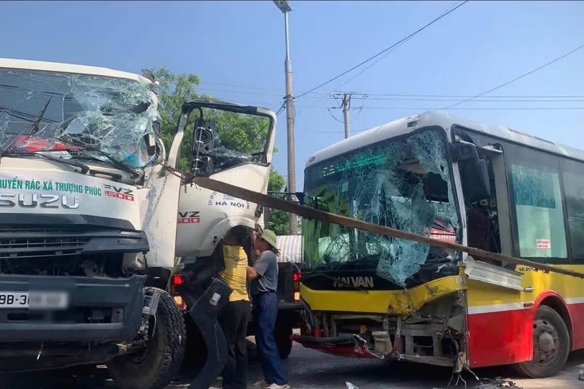 xe buýt đấu đầu, xe chở rác ảnh 1