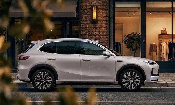 23-1790148141-geely-ex5-moi-suv-dien-co-pin-70-kwh-pham-vi-hoat-dong-635km