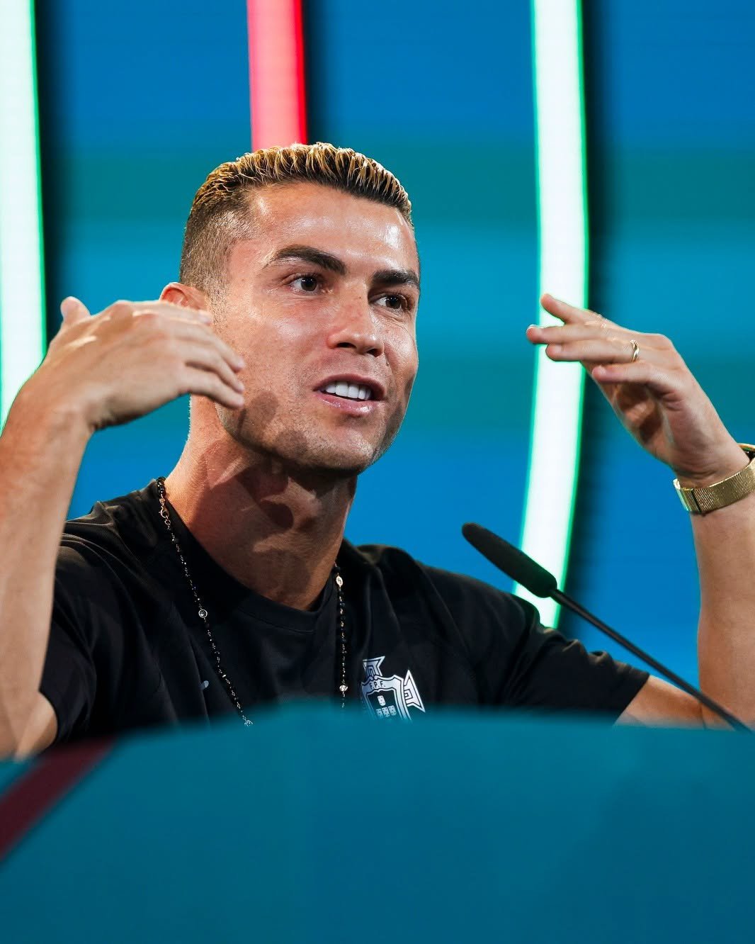 24-1790215621-ronaldo-o-tuoi-41-san-sang-ngoi-du-bi-de-cung-bo-dao-nha-chinh-phuc-muc-tieu-cuoi
