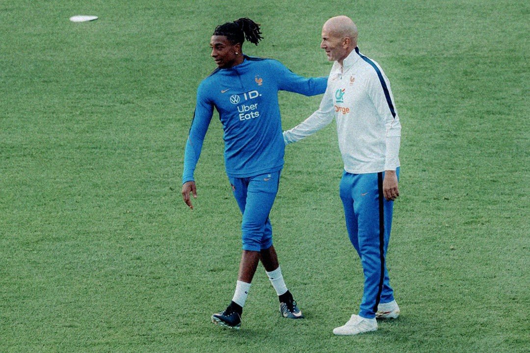 24-1790221566-zidane-chinh-thuc-dan-dat-tuyen-phap-sau-4-nam-cho-doi-zizou-tro-ve-voi-les-bleus