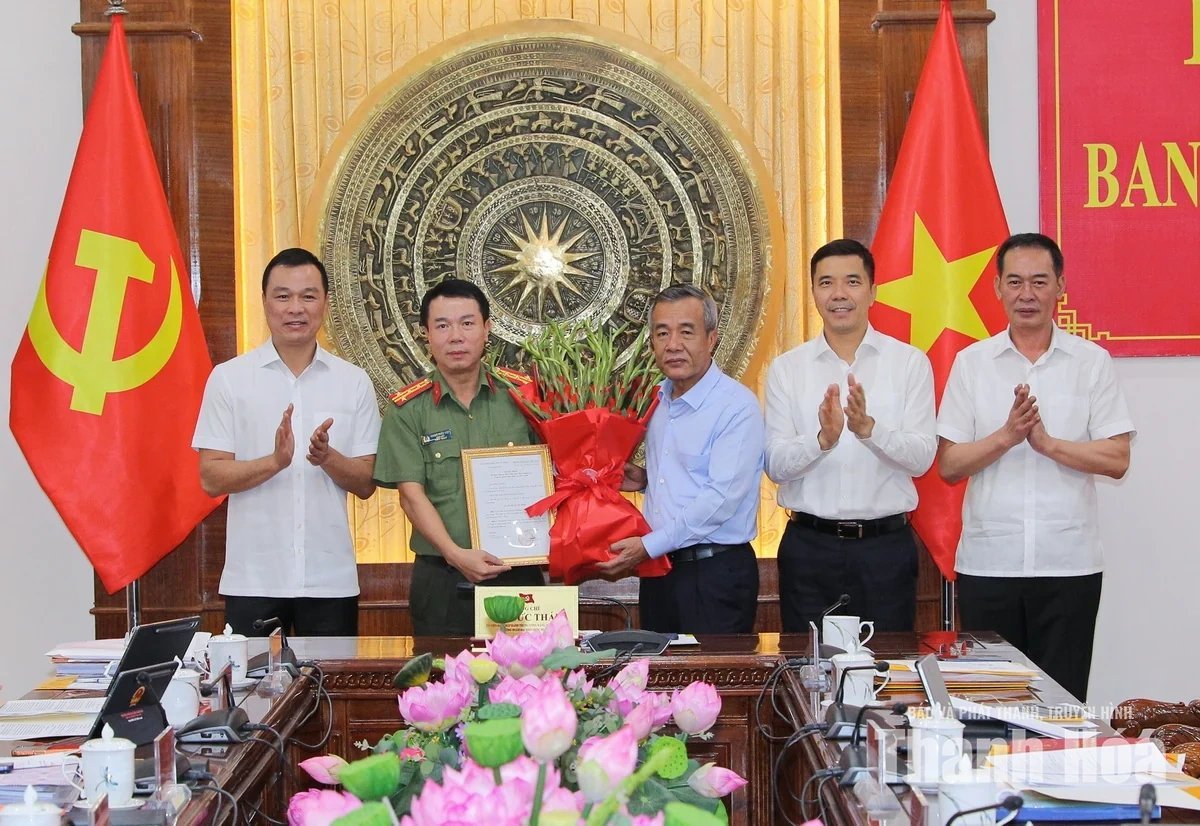 24-1790225586-ban-bi-thu-chi-dinh-giam-doc-cong-an-tinh-hoang-quoc-viet-tham-gia-ban-thuong-vu-tinh-uy-thanh-hoa