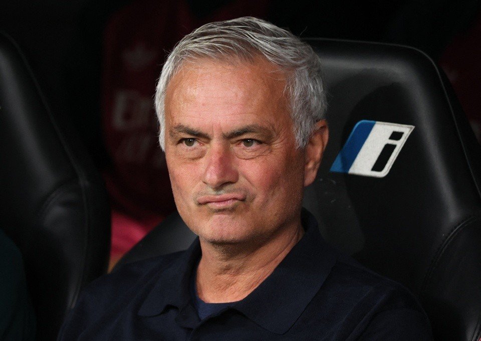 25-1790293887-phong-thay-do-real-madrid-roi-ren-mourinho-bi-cac-ngoi-sao-phot-lo