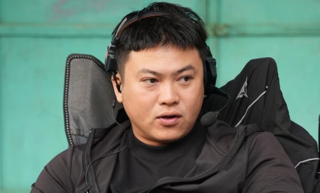 01-1790837051-trai-buon-nguoi-vuot-162-ty-gay-sot-phong-ve-dao-dien-len-tieng-cau-xin-khan-gia-mot-dieu