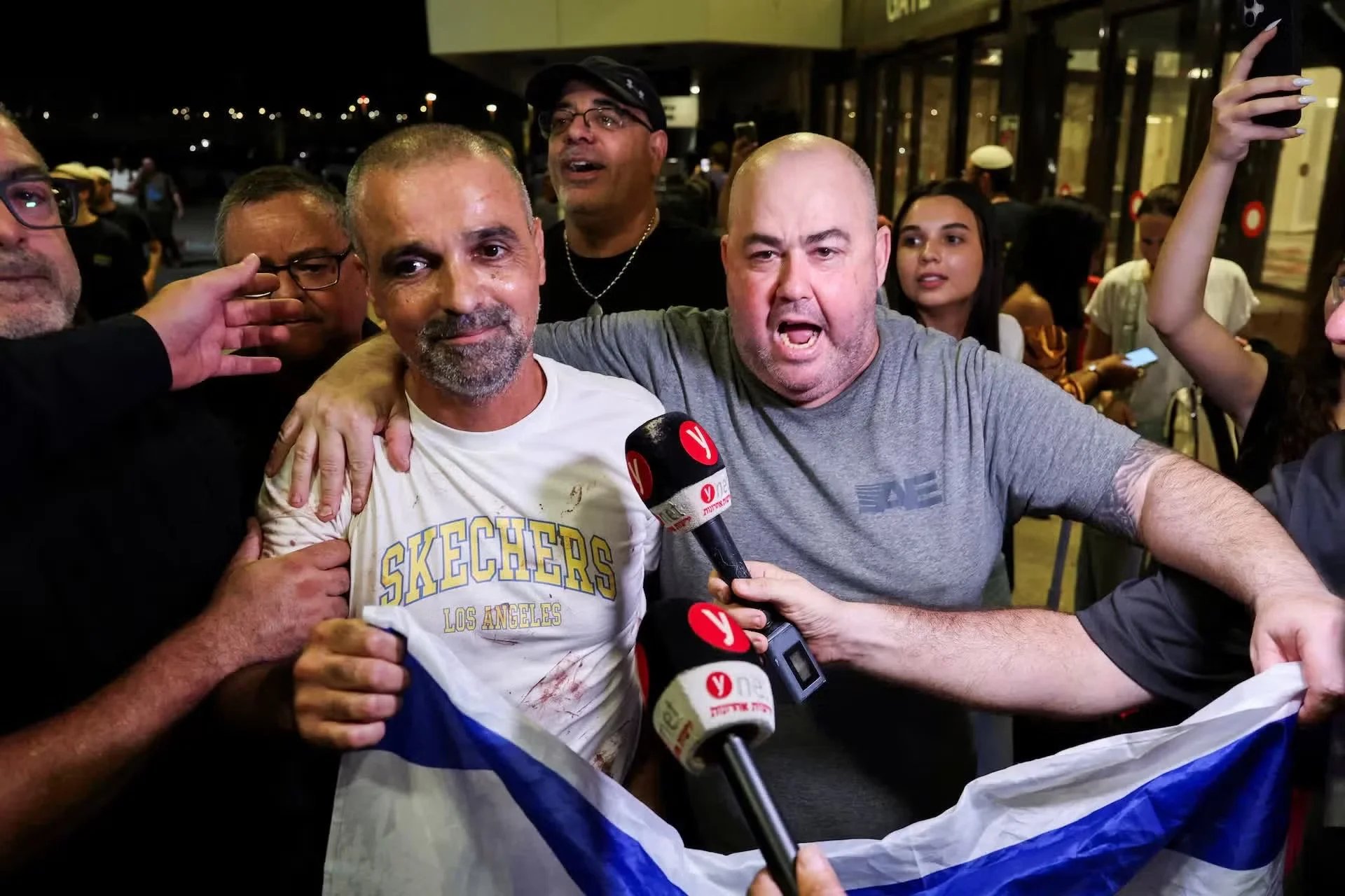 01-1790847090-vu-flydubai-cho-hang-tram-nguoi-israel-gap-su-co-noi-am-anh-khong-tac-tro-lai