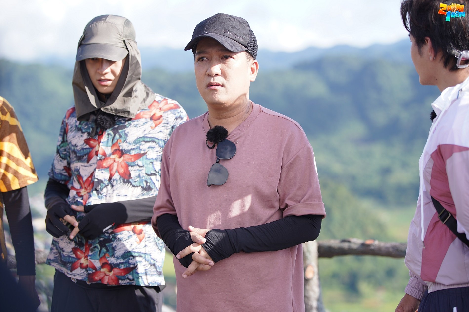 02-1790923235-dan-cast-2-ngay-1-dem-len-tieng-ve-ly-do-truong-giang-vang-mat-sau-on-ao
