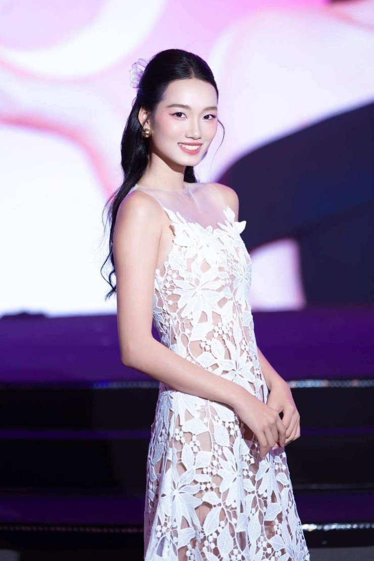 03-1790993501-nhan-sac-va-chieu-cao-an-tuong-cua-tan-miss-universe-vietnam-nguyen-quynh-anh