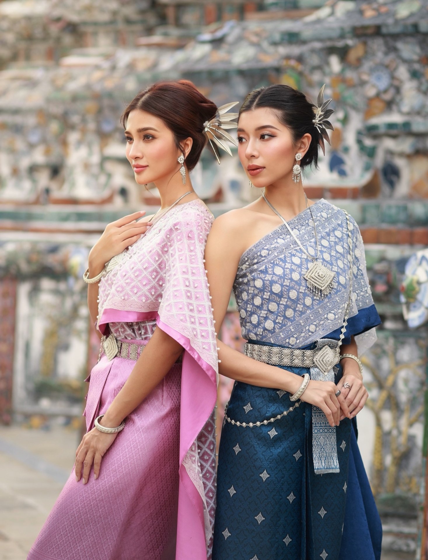 03-1790999011-kim-tuyen-va-dong-anh-quynh-tinh-tu-voi-bo-anh-dep-nhu-tranh-o-thai-lan