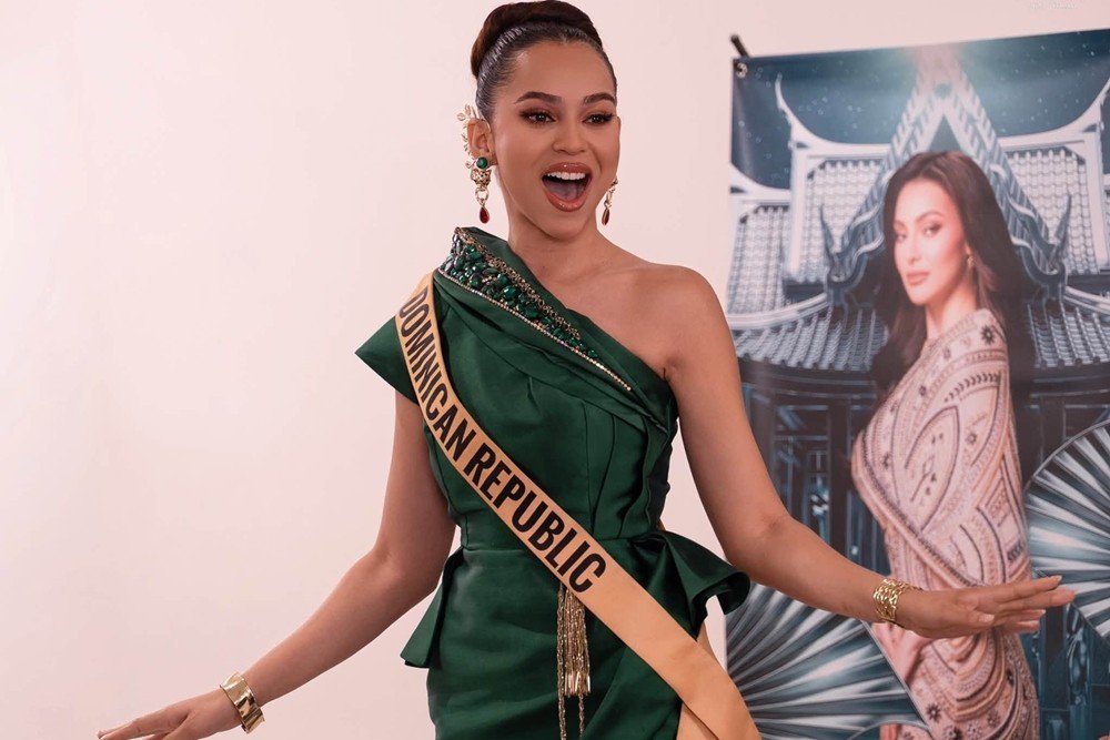 https://static-images.vnncdn.net/vps_images_publish/000001/000003/2026/10/4/miss-dominican-republic-1925.jpg