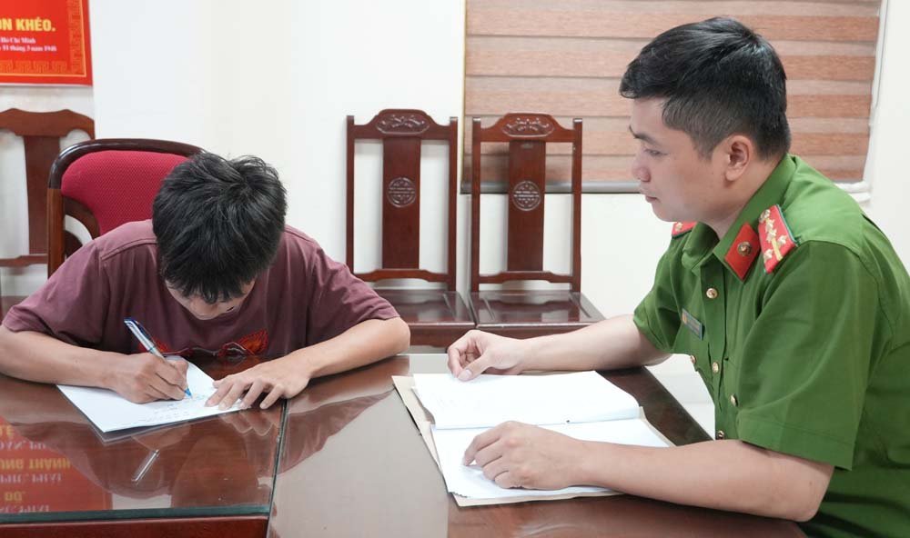 05-1791182695-thanh-hoa-trieu-tap-17-thieu-nien-mang-theo-dinh-ba-thao-bien-so-xe-lang-lach-tim-cam-giac-manh