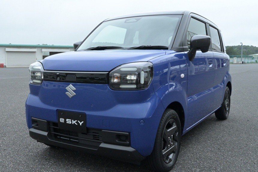 07-1791347335-xe-dien-mini-suzuki-e-sky-chao-san-voi-gia-tu-348-trieu-dong-kei-car-re-nhat-phan-khuc-quyet-dau-doi-thu-trung-quoc