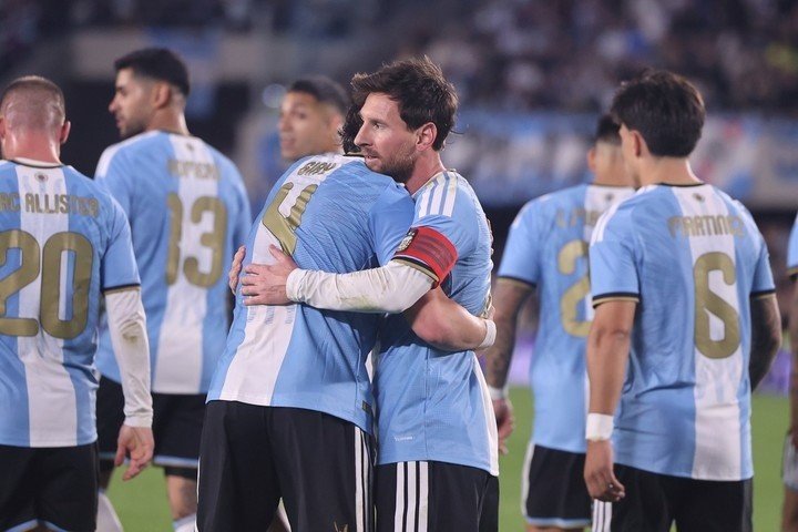 07-1791359651-messi-co-thu-maradona-chua-tung-co-trong-ngay-chia-tay-tuyen-argentina