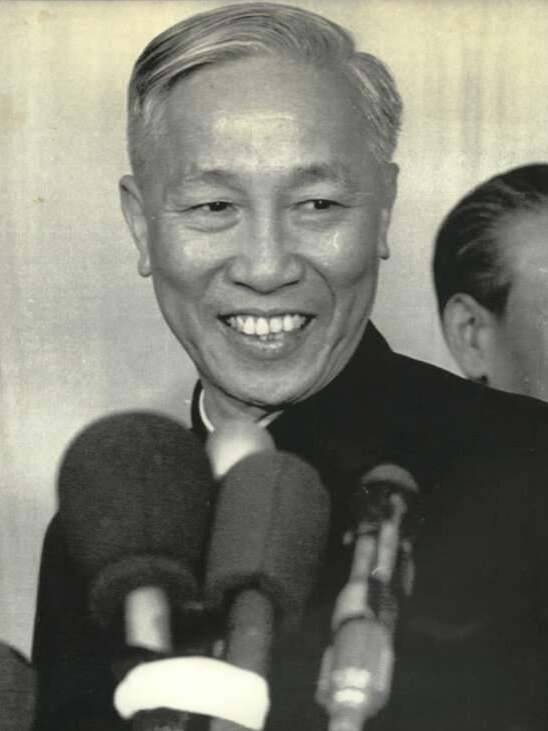 09-1791512799-hom-nay-cong-bo-giai-nobel-hoa-binh-2026-ong-trump-khao-khat-nhung-nguoi-dan-ong-viet-nam-da-khuoc-tu-no-tu-53-nam-truoc