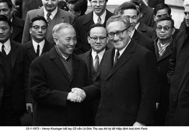 09-1791512799-hom-nay-cong-bo-giai-nobel-hoa-binh-2026-ong-trump-khao-khat-nhung-nguoi-dan-ong-viet-nam-da-khuoc-tu-no-tu-53-nam-truoc