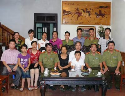 10-1791595006-chan-dung-nguyen-giam-doc-cong-an-thanh-hoa-vua-duoc-dat-ten-duong-tai-phuong-hac-thanh-anh-hung-luc-luong-vu-trang-ra-di-tai-san-de-lai-cho-con-la-bo-sa-long-cu-bi-moi-xong