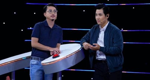 10-1791594937-len-song-mua-13-voi-mc-nguyen-khang-vi-ban-xung-dang-gui-loi-tri-an-toi-quyen-linh