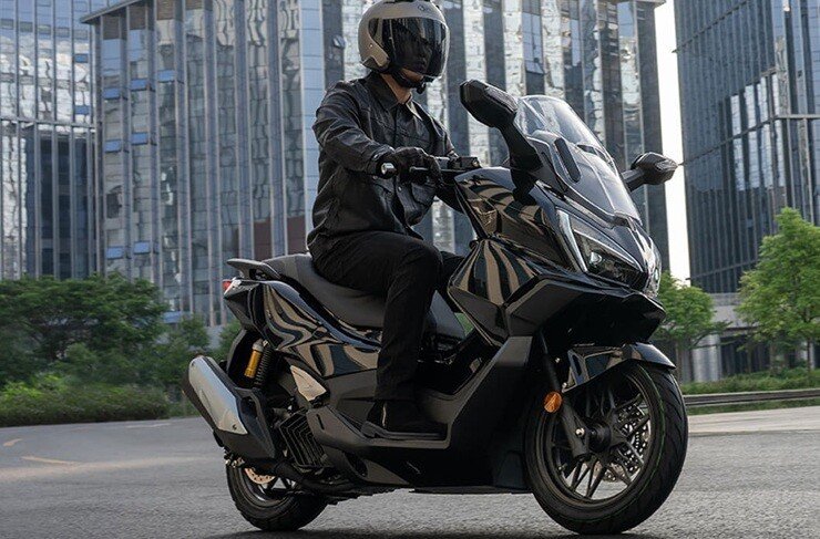 10-1791605078-honda-cong-bo-mau-xe-tay-ga-150cc-the-he-moi-da-cong-nghe-gia-khoi-diem-68-trieu