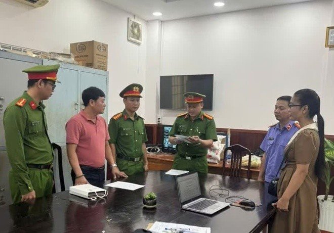 13-1791848859-thu-doan-lua-73-ty-dong-cua-cuu-nhan-vien-ngan-hang