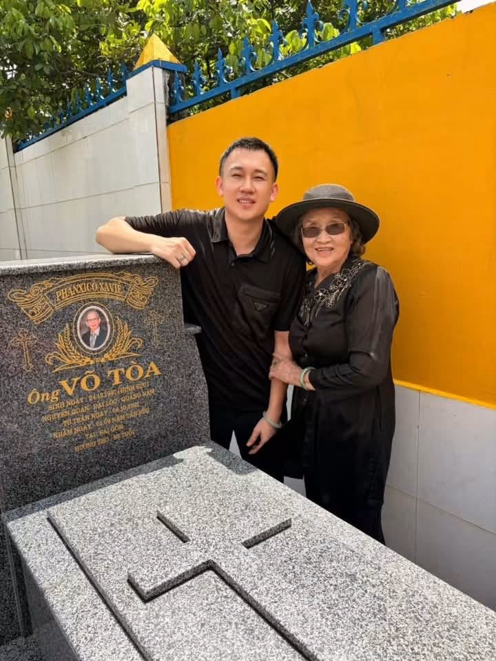 Em ruột Hoài Linh đưa mẹ về Dầu Giây trước khi đi Mỹ - Ảnh 1.