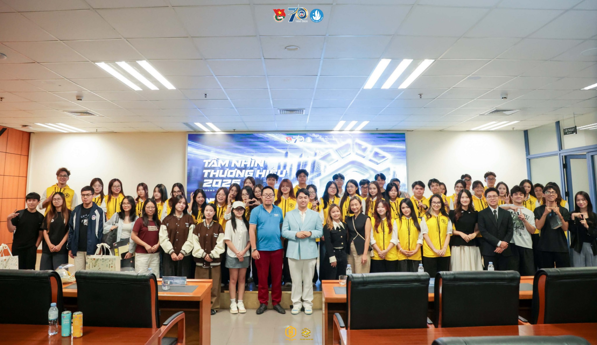 16-1792121673-tam-nhin-thuong-hieu-2026-canh-cong-cua-mua-thi-thu-nam-chinh-thuc-mo-ra