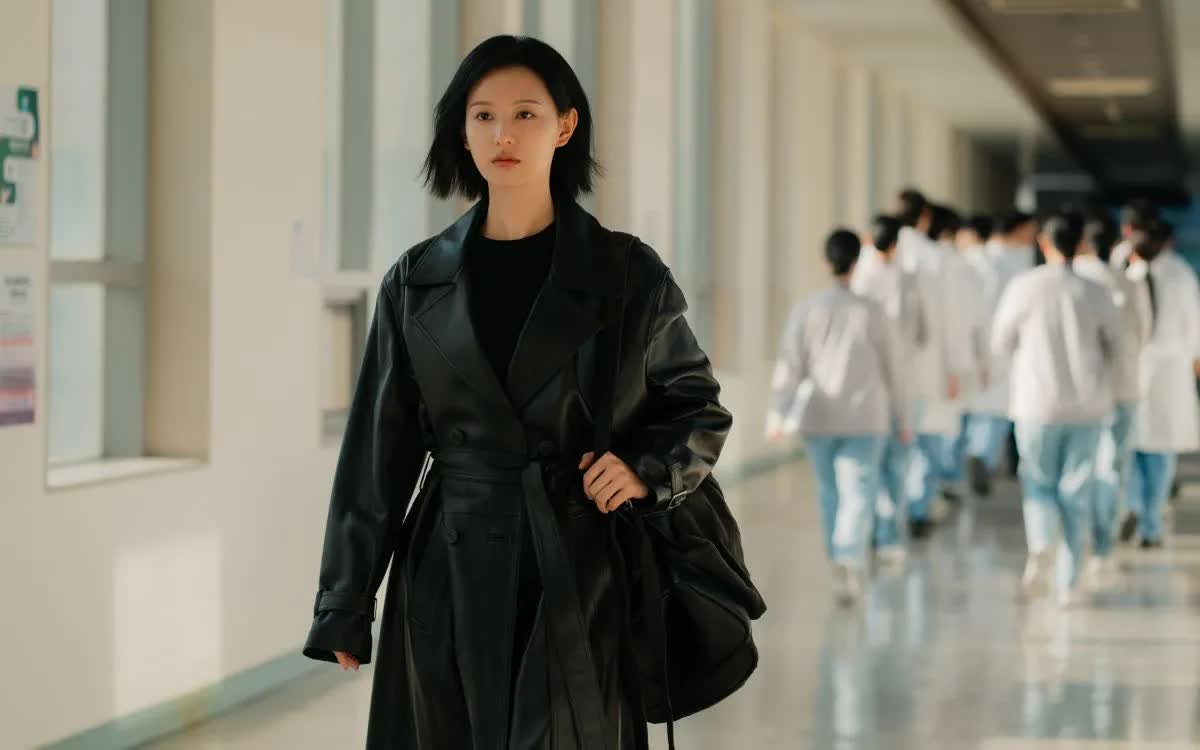 16-1792136185-doctor-x-cua-kim-ji-won-dai-thang-rating-nhung-vap-lan-song-khieu-nai-bi-bac-si-ngoai-doi-dam-don-vi-sai-lech-y-khoa