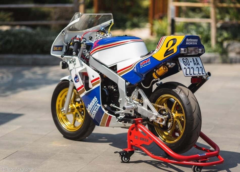 19-1792379076-honda-nsr50-rothmans-bien-ngu-quy-2-mo-to-50cc-duoc-phuc-che-cong-phu