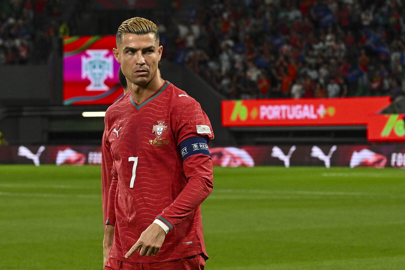 20-1792451776-cristiano-ronaldo-chinh-thuc-nhan-an-phat-tu-lien-doan-bong-da-bo-dao-nha-vi-tu-y-bo-tuyen