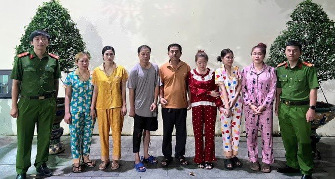 20-1792452699-chieu-nguy-trang-tinh-vi-cua-dan-quan-ly-karaoke-cho-chan-dai-ban-dam-o-tphcm