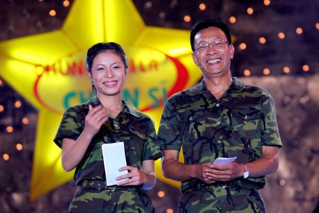 21-1792548690-nu-mc-tung-dan-diem-cau-olympia-truot-truong-bao-hoc-san-khau-dien-anh-nam-nhat-da-ben-duyen-voi-vtv