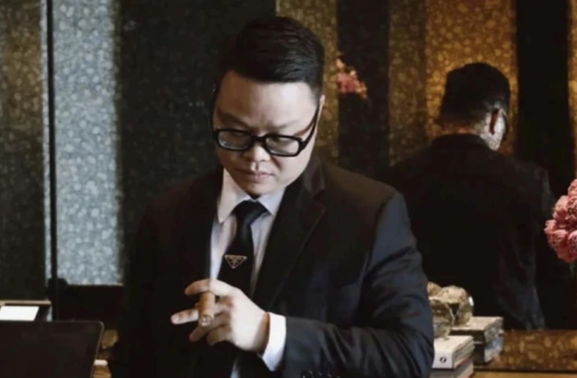 21-1792567903-bi-thu-hang-nghin-ty-mr-hunter-tu-nguyen-nop-cong-quy-tai-san-con-lai-sau-boi-thuong