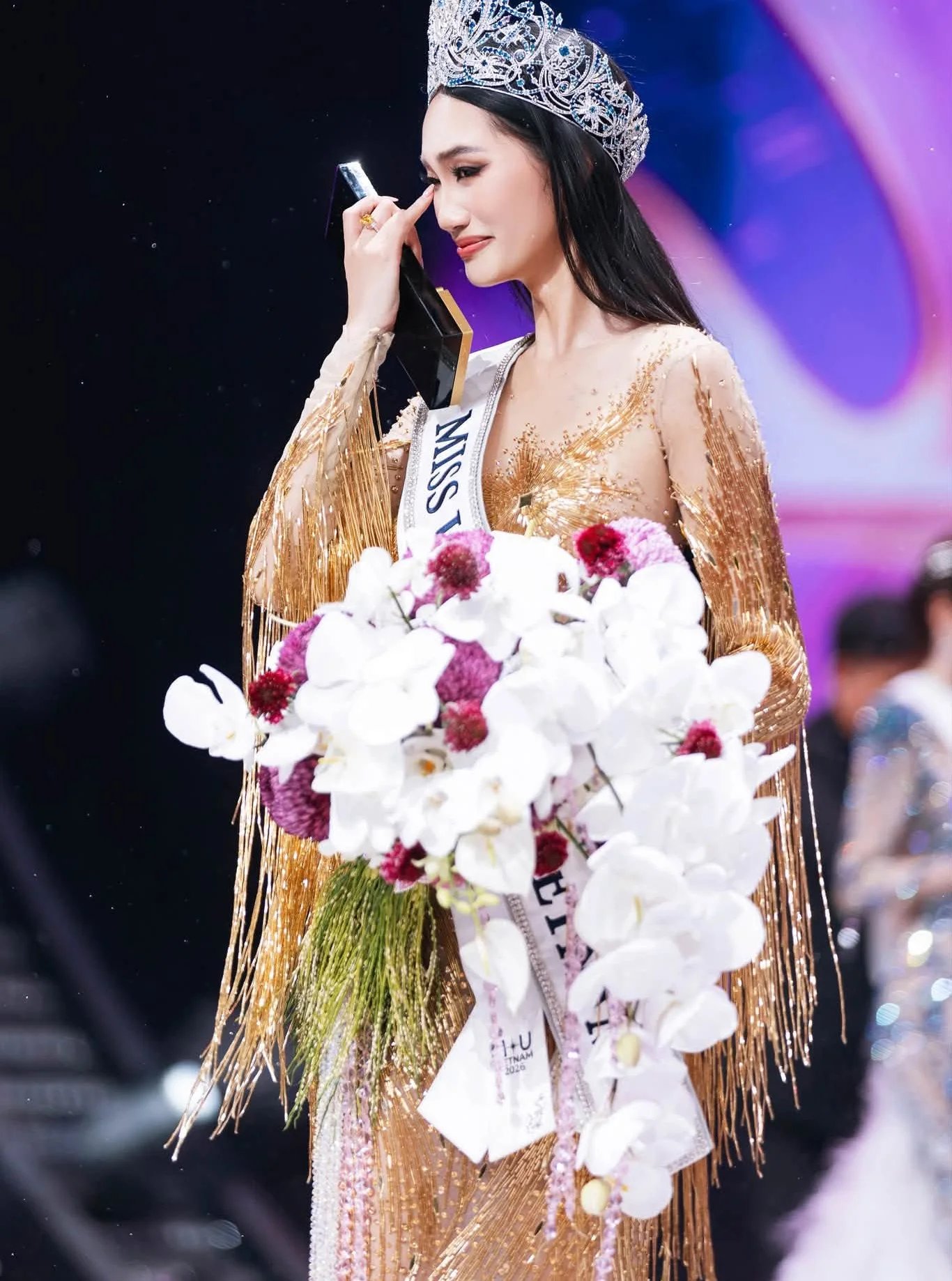 21-1792594965-hoa-hau-quynh-anh-doi-mat-nguy-co-lo-miss-universe-2026