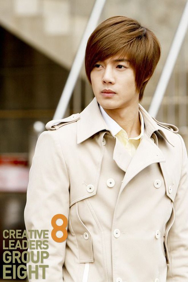 22-1792655539-tinh-cu-khien-kim-hyun-joong-than-bai-danh-liet-bat-ngo-xuat-hien-nhan-sac-lam-chao-dao-mang-xa-hoi