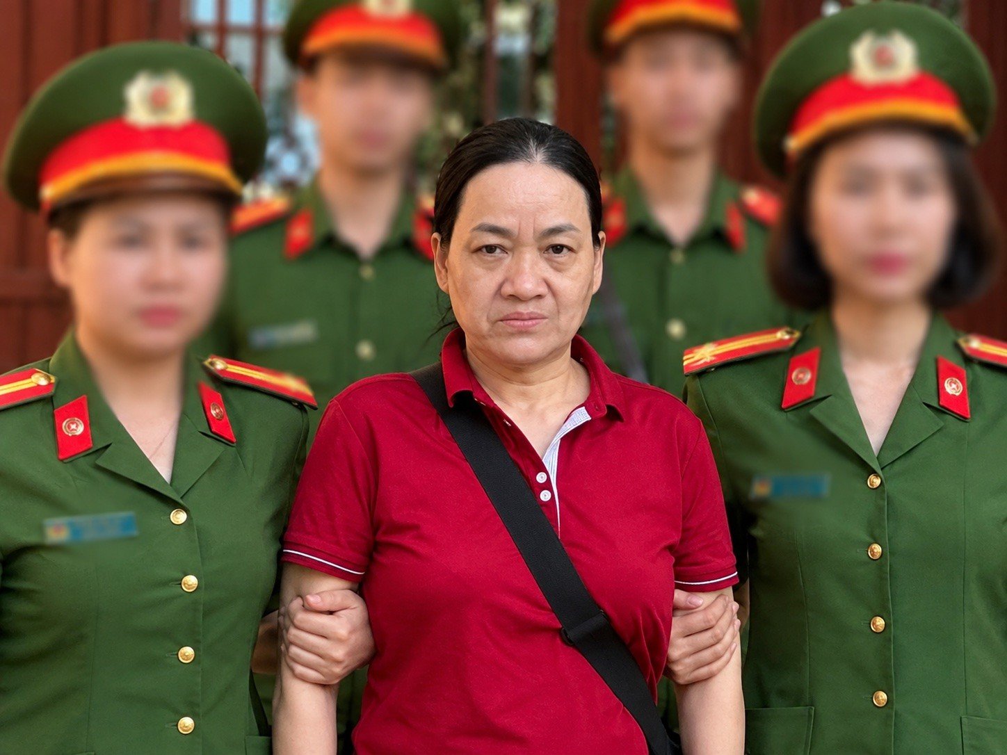22-1792679283-bat-tam-giam-nguoi-phu-nu-bi-cao-buoc-dung-facebook-boi-nho-chinh-quyen-son-la