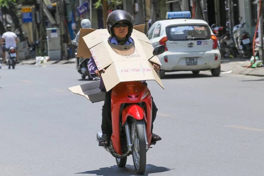 23-1792717427-khong-khi-lanh-vua-tran-ve-da-suy-yeu-mien-bac-tiep-tuc-nang-nong-ha-noi-doi-mat-nguy-co-thanh-chao-lua