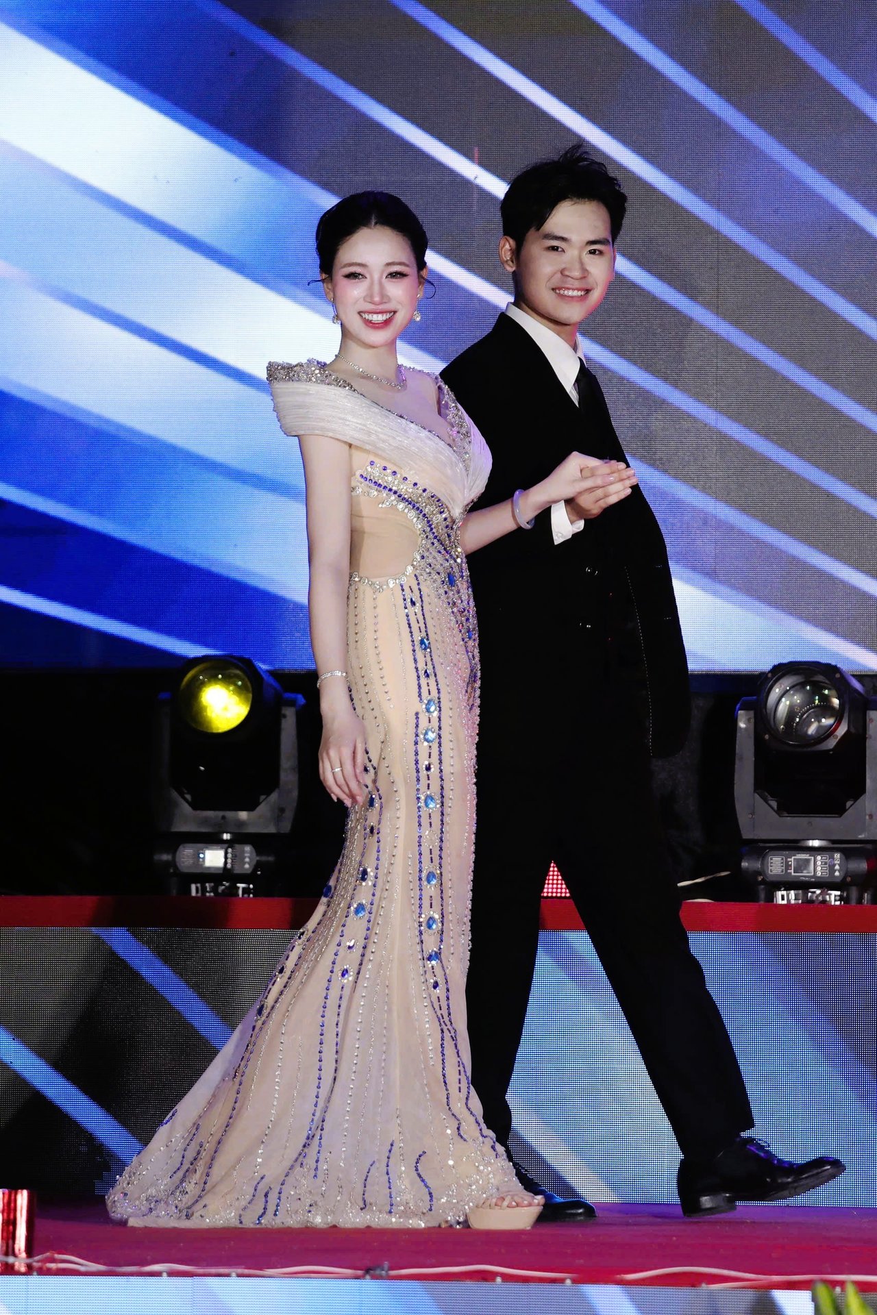 Trần Thu Hằng 3.jpg