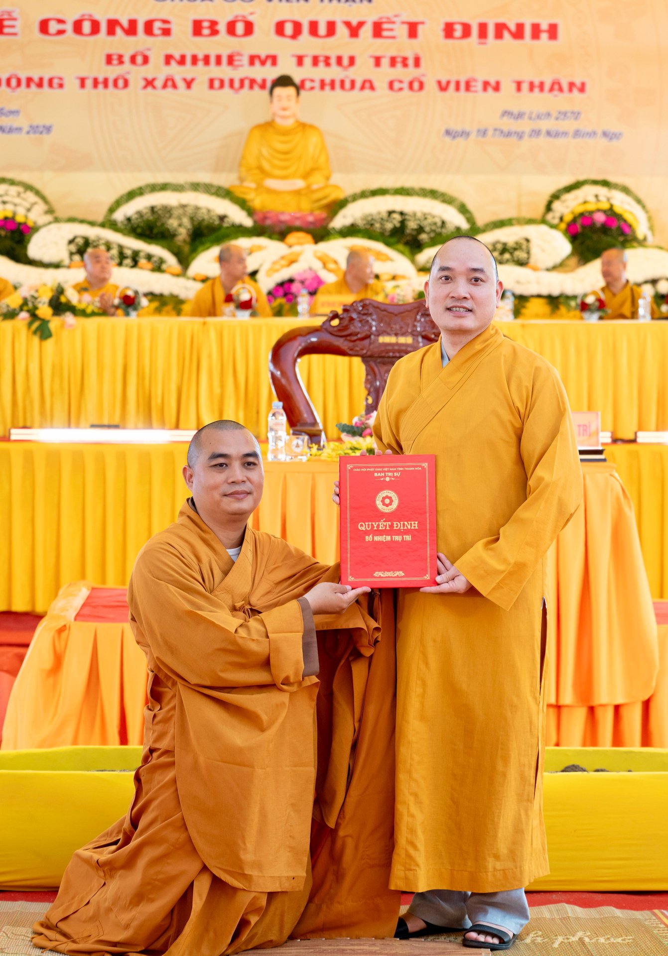 25-1792924394-thanh-hoa-long-trong-le-trao-quyet-dinh-bo-nhiem-tru-tri-va-dong-tho-chua-vien-than