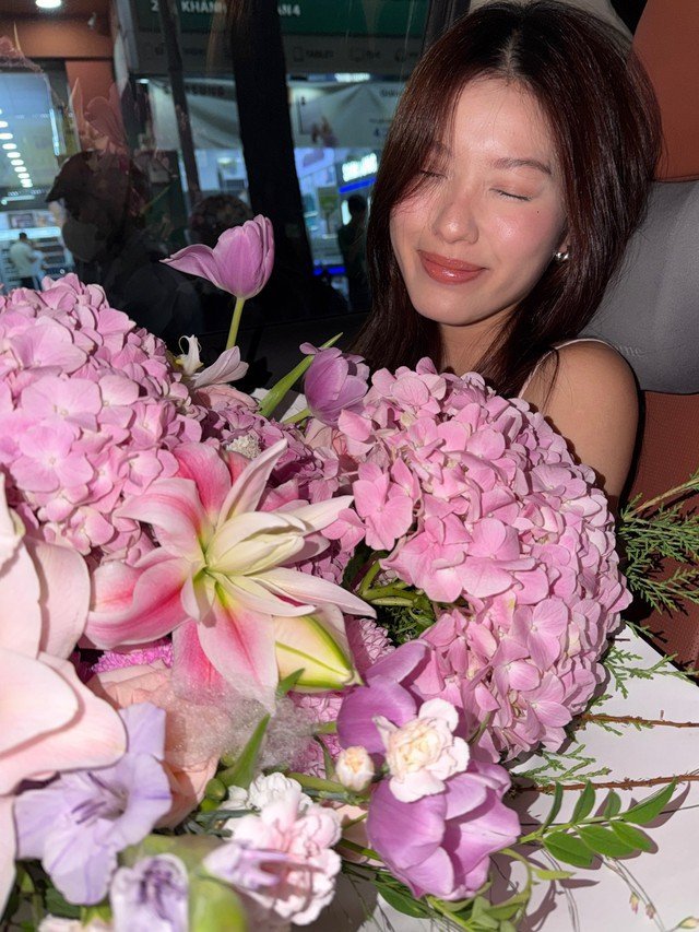 26-1792980754-song-luan-va-narl-nguyen-bi-soi-loat-hint-hen-ho-tu-ben-nhau-don-sinh-nhat-den-nhung-chuyen-du-lich-trung-khop