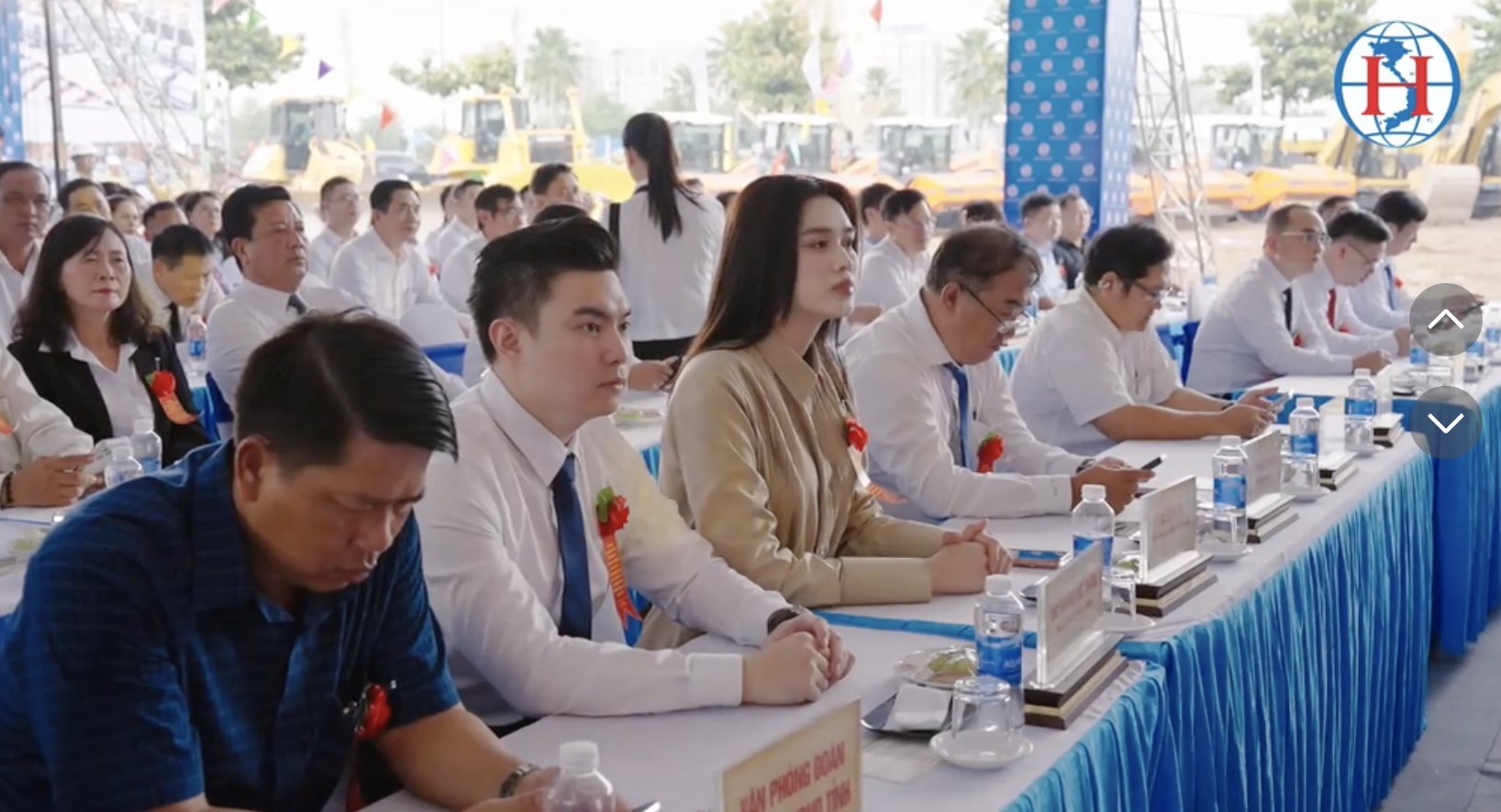 26-1792984005-do-ha-tiet-lo-cuoc-song-sau-hon-nhan-voi-tong-giam-doc-tap-doan-son-hai-khac-xa-anh-sang-chanh-tren-mang