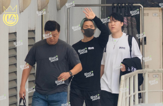 Ngay lúc này: 3 thành viên BIGBANG đã lên máy bay về Hàn Quốc! - áº¢nh 9.