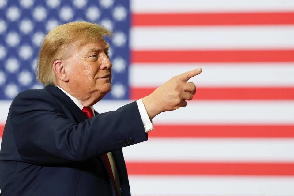 27-1793068444-ong-trump-treo-thuong-1-trieu-usd-de-tim-nguoi-to-giac-gian-lan-bau-cu-my