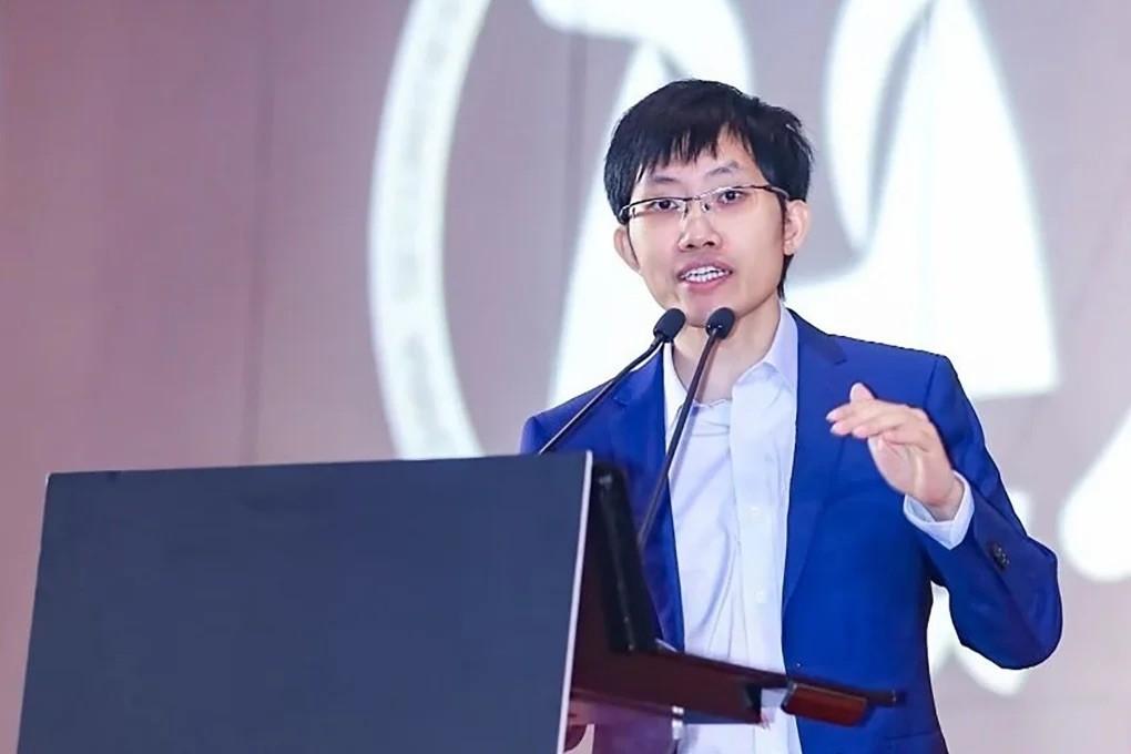 Lương Văn Phong: “Kẻ ngáng đường” khuấy đảo đế chế AI tỷ đô của Google và OpenAI