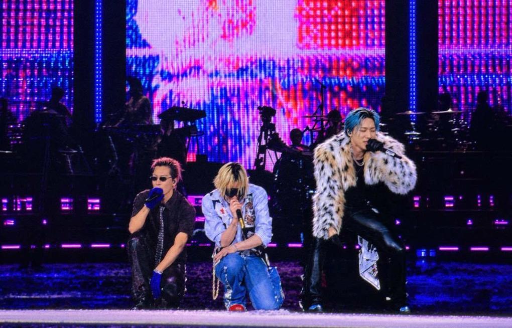 30-1793332075-bigbang-bat-ngo-tho-lo-dieu-tiec-nuoi-lon-nhat-sau-2-dem-bung-no-tai-my-dinh-khien-fan-viet-dung-ngoi-khong-yen