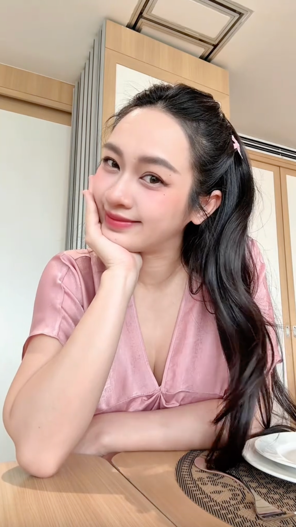 30-1793349082-tai-khoan-mang-ten-doanh-nhan-duc-pham-khoe-anh-em-be-giua-nghi-van-vu-thuy-quynh-sinh-con-dau-long