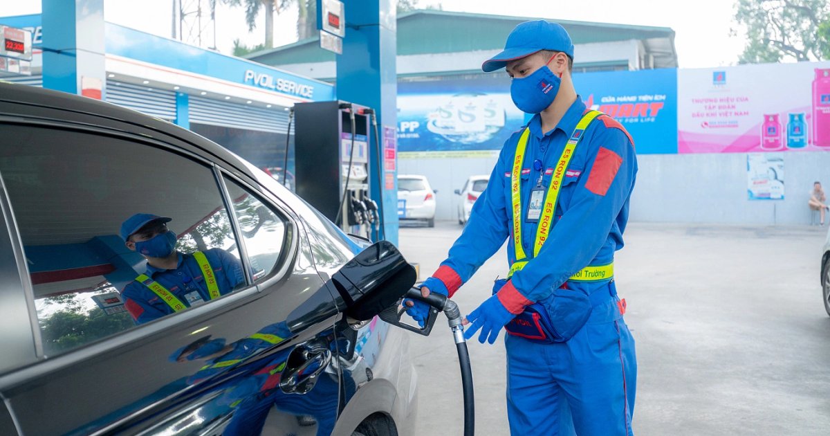https://medias.docnhanh.vn/thumb_x1200x630/1/image/post/202606/03/1181382/165820/03-1780469797-bmw-mercedes-benz-porsche-dong-loat-len-tieng-ve-xang-e10-co-mau-sieu-xe-gan-20-ty-dong-van-bi-cam-cua.jpg