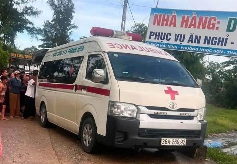 Xót xa hai anh em tử vong nghi do điện giật khi đi thả diều gặp trời mưa