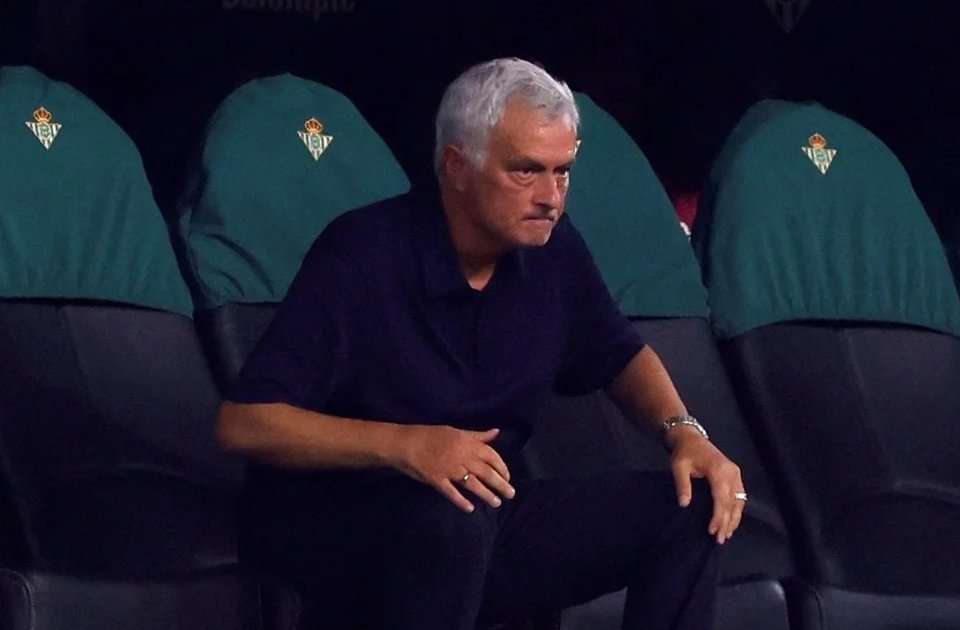 Mourinho bất lực khi Real Madrid để thua Betis: “Tôi không biết sao lại thua”