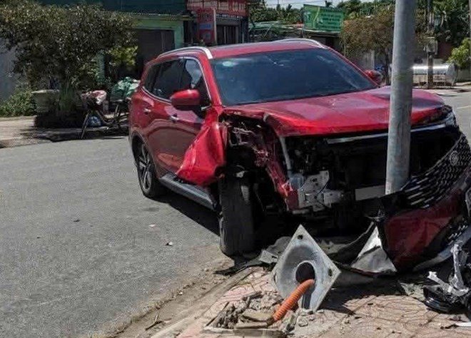 Hưng Yên: Va chạm với ô tô biển xanh của xã, người đàn ông 60 tuổi tử vong