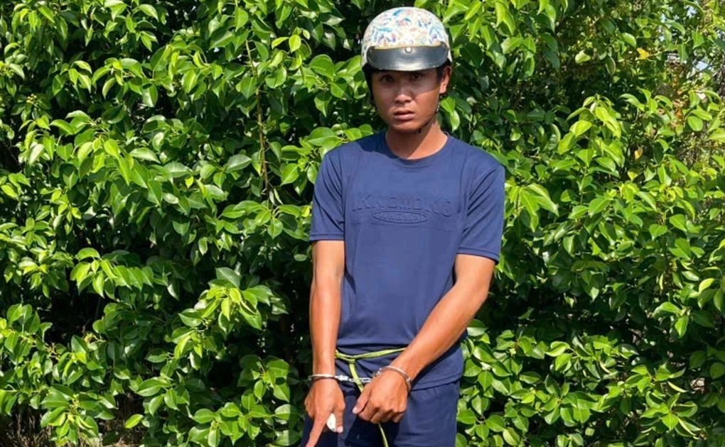 Cô gái đi làm về bị thanh niên chặn đường, khống chế hiếp dâm